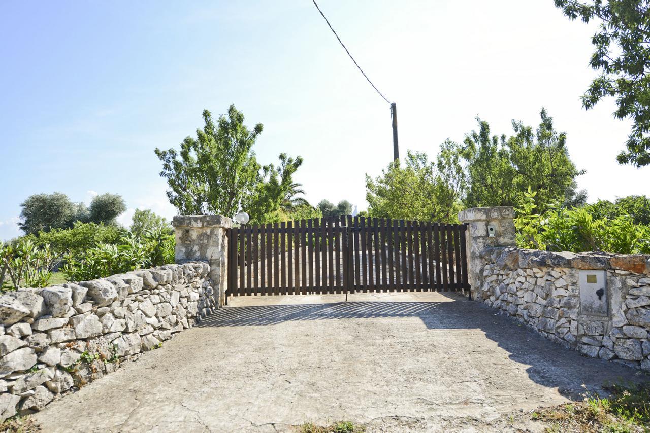 奥斯图尼I Trulli Del Ciliegio Con Giardino By Wonderful Italy别墅 外观 照片
